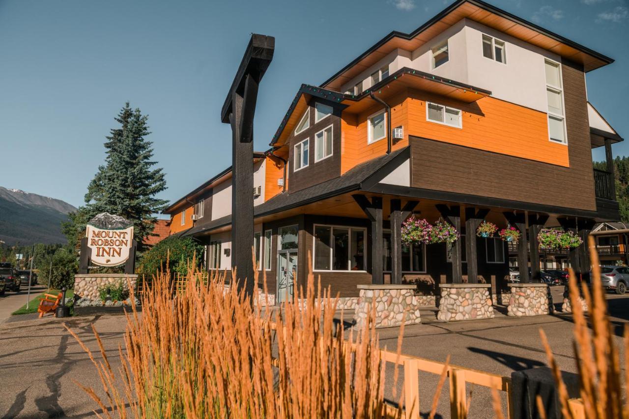 Mount Robson Inn Джаспър Екстериор снимка
