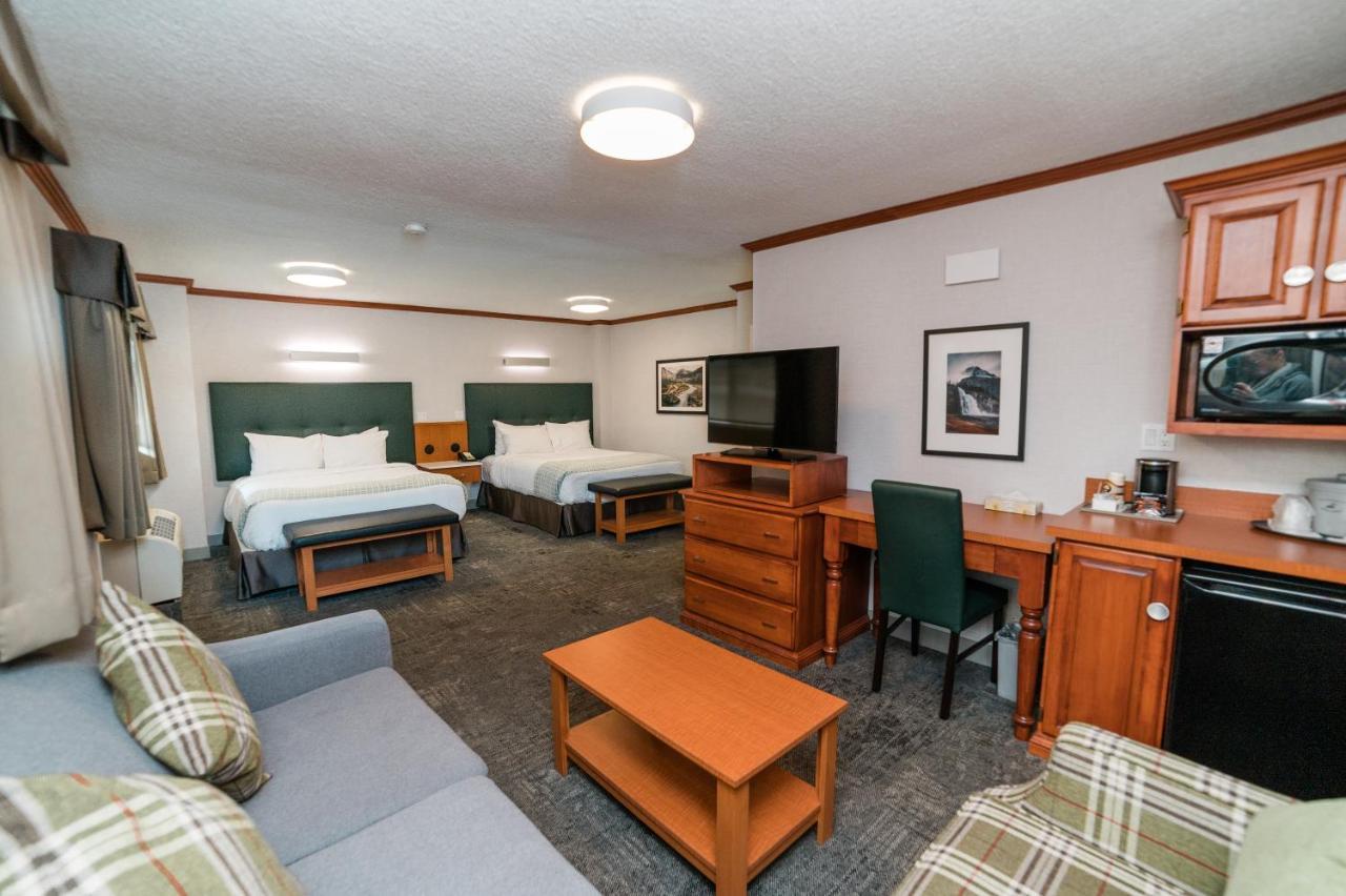 Mount Robson Inn Джаспър Екстериор снимка