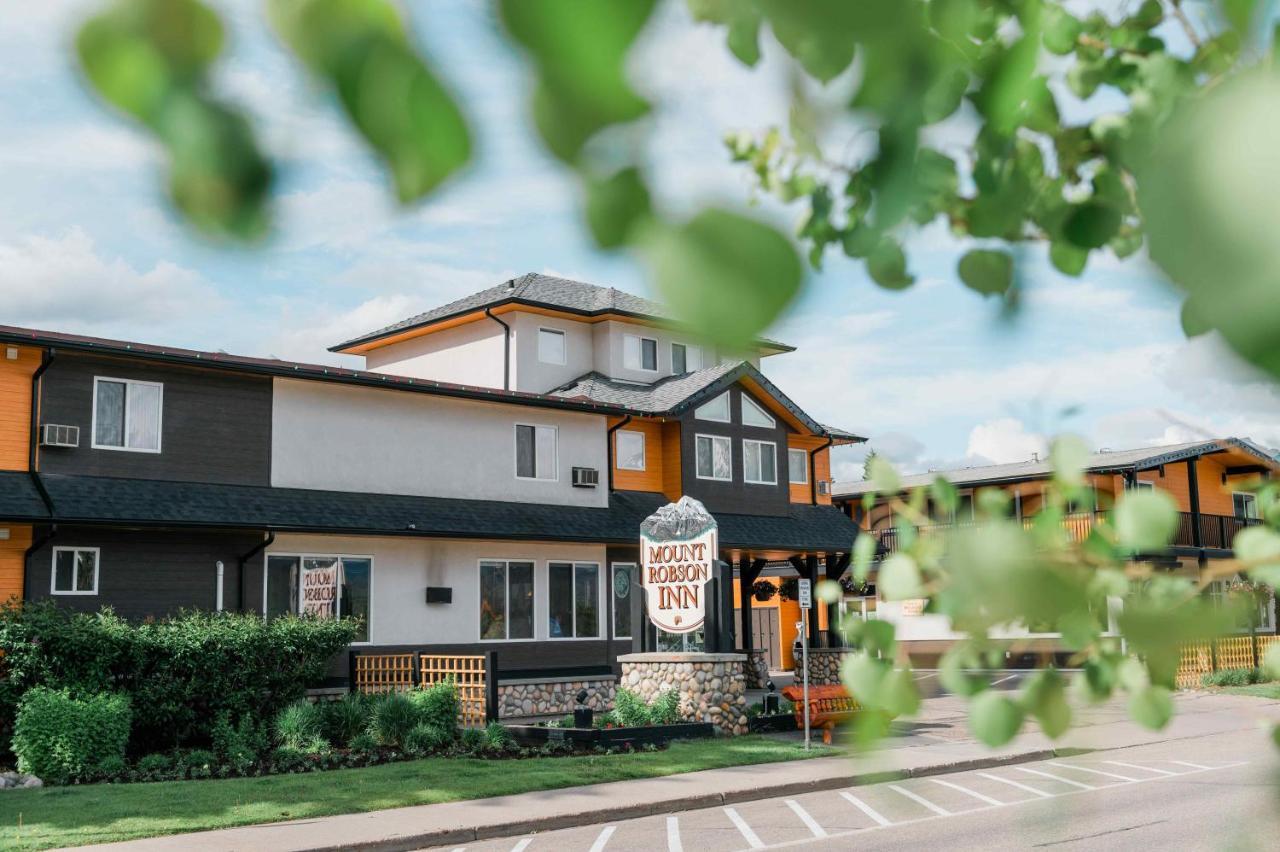 Mount Robson Inn Джаспър Екстериор снимка