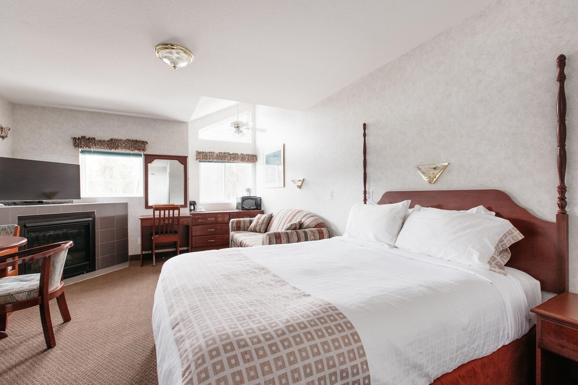 Mount Robson Inn Джаспър Екстериор снимка