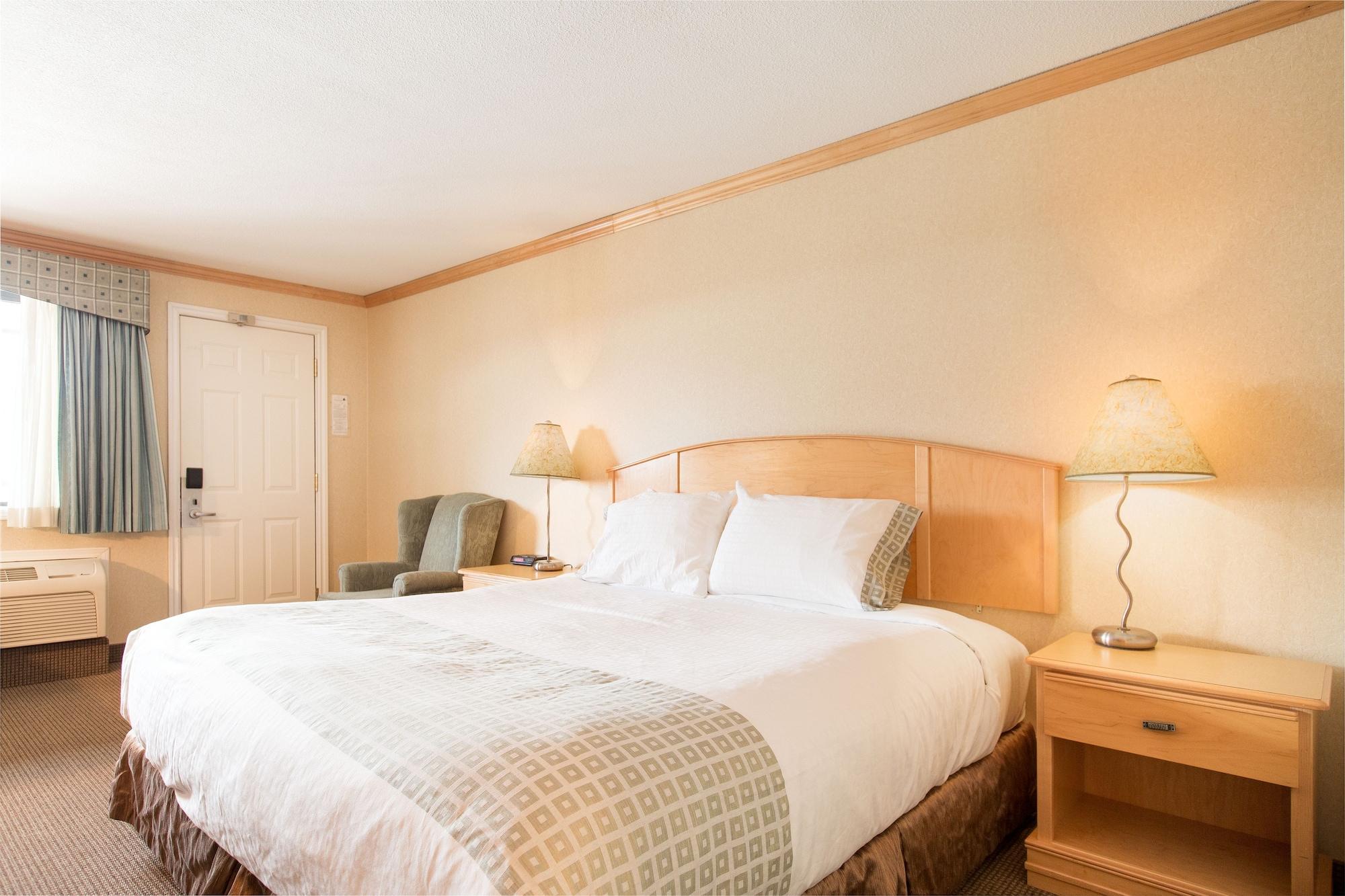 Mount Robson Inn Джаспър Екстериор снимка