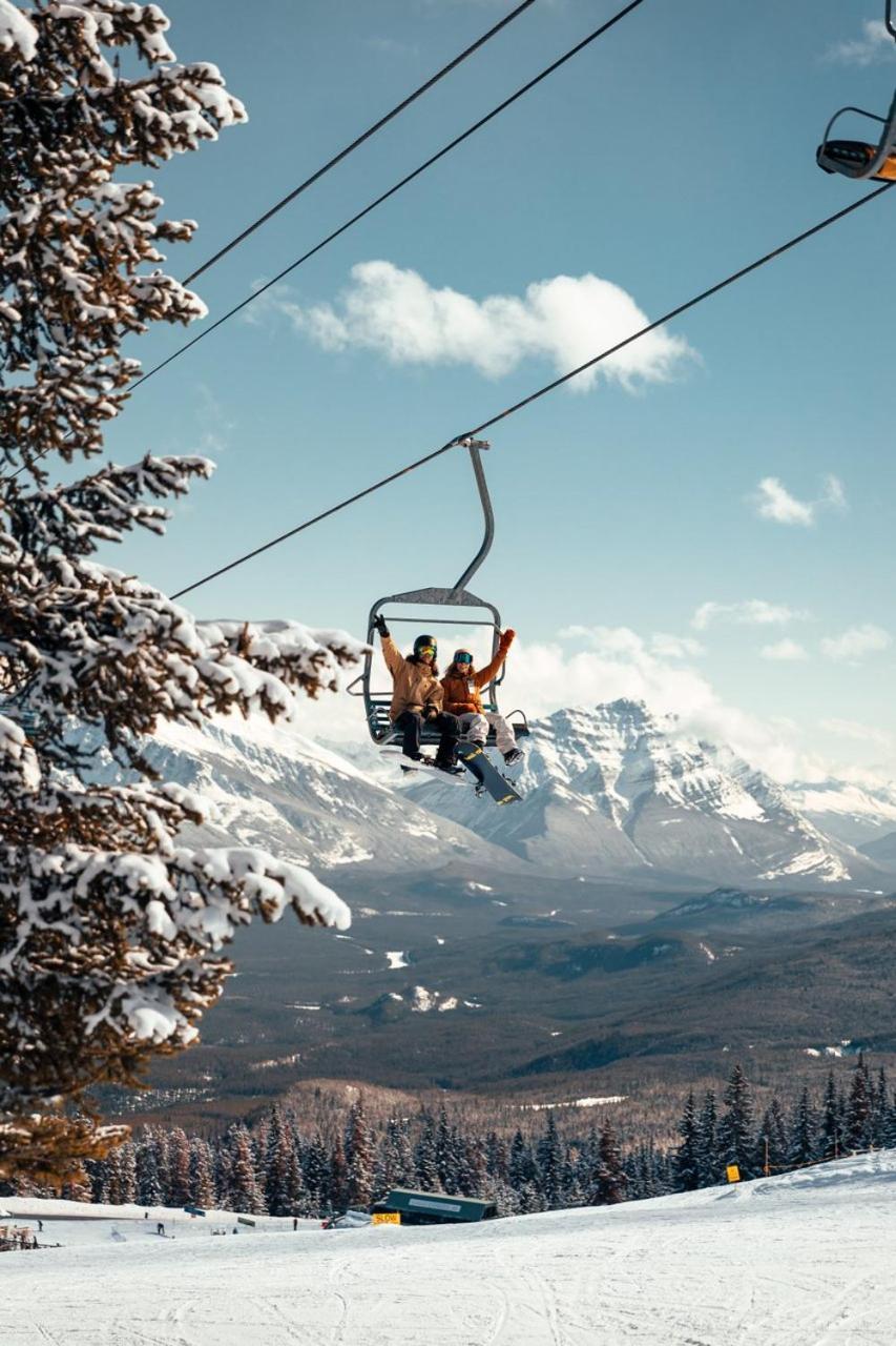 Mount Robson Inn Джаспър Екстериор снимка