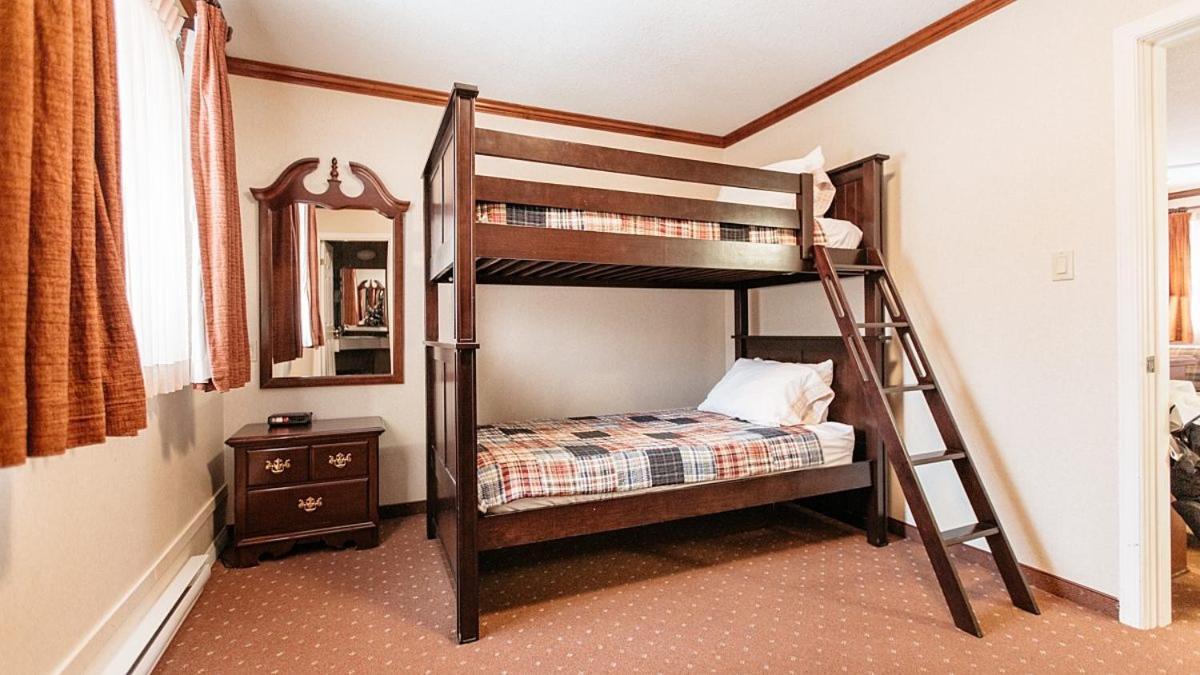 Mount Robson Inn Джаспър Стая снимка